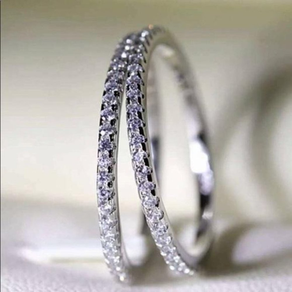 NEW 18K WHITE GOLD DIAMOND ETERNITY STACKABLE RING, CUTE RING, SHINY RING. - Picture 2 of 9